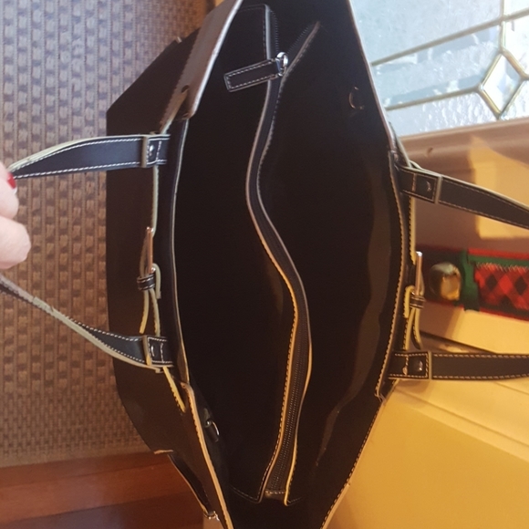 Etienne Aigner Large Purse - Picture 4 of 11